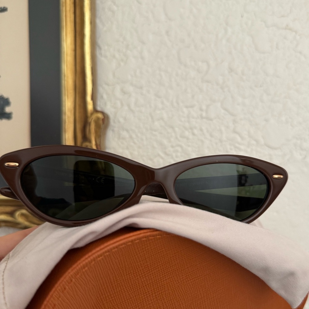 Tory Burch sunglasses - Picture 3 of 4